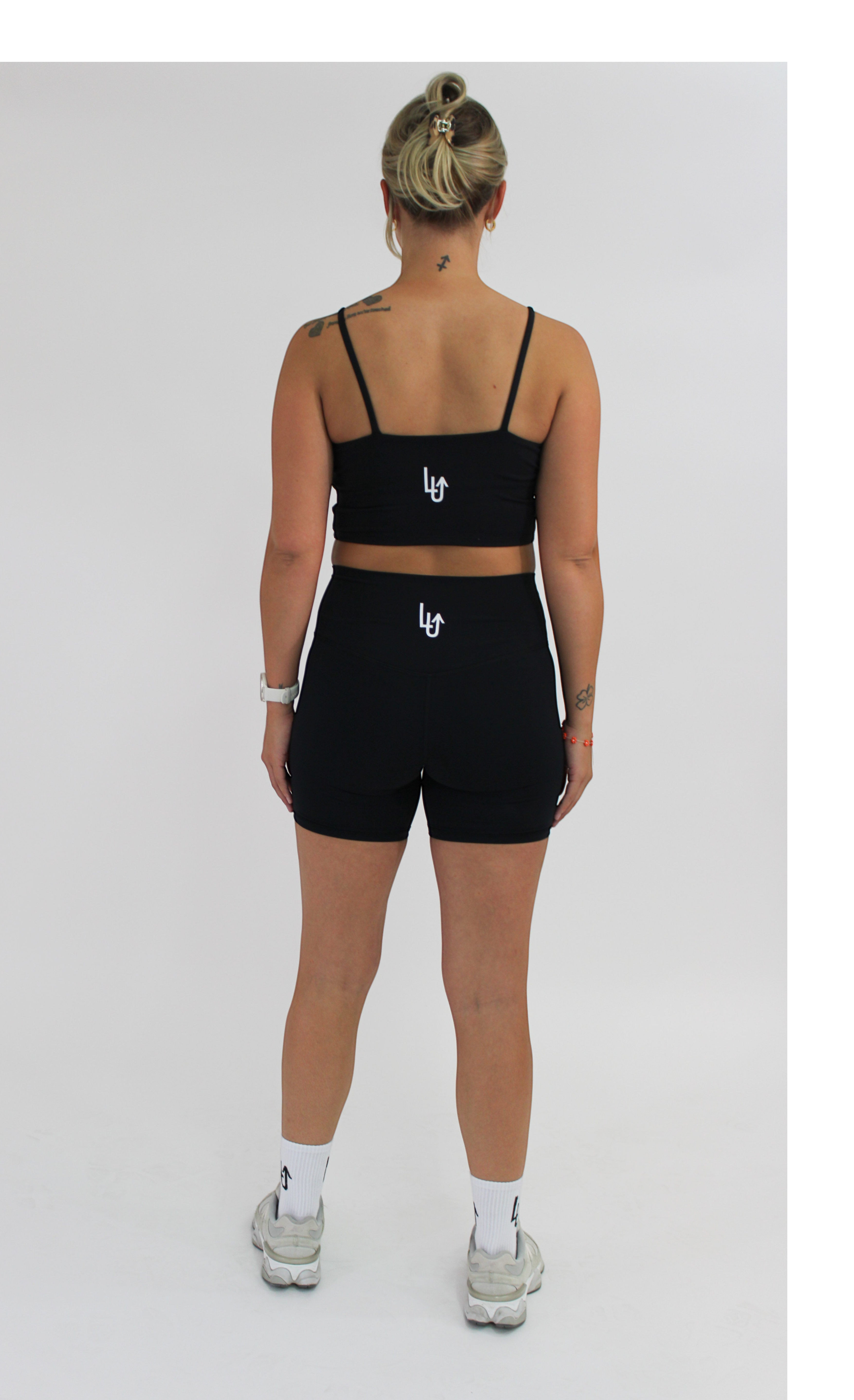 VITAL SHORT WOMAN - BLACK